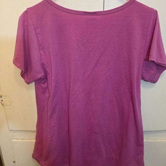 LuLaRoe Classic T-Shirt in Fuschia Pink - Size Medium - Picture 3 of 3